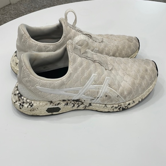 Steve Aoki asics hyper gel sneakers. - Picture 1 of 5